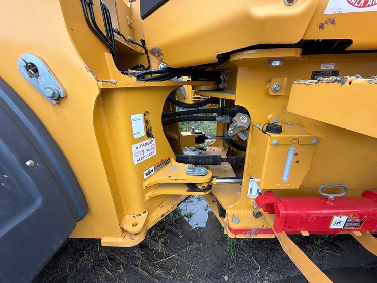 2023-deere-544p-image-12