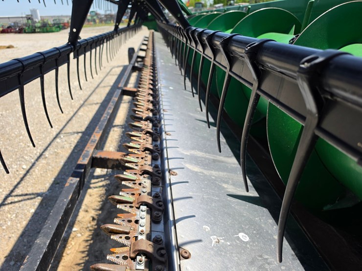 2015-john-deere-635f-image-11