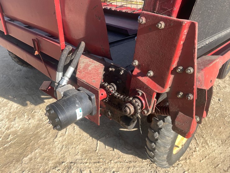 new-holland-166-image-21