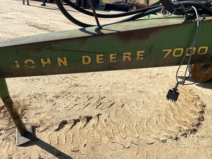 john-deere-7000-image-8