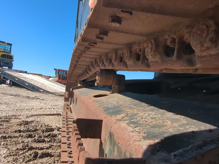 2019-hitachi-zx135us-6-image-13
