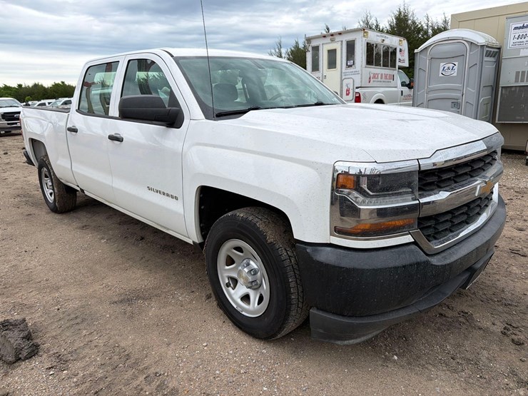 2017-chevrolet-1500-image-3