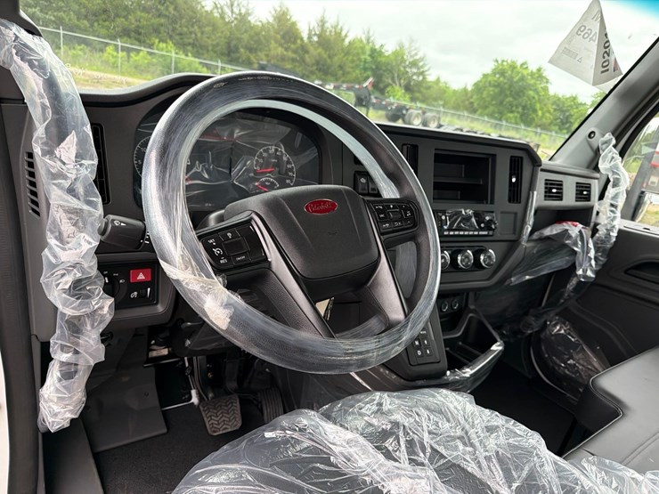 2026-peterbilt-536-image-36