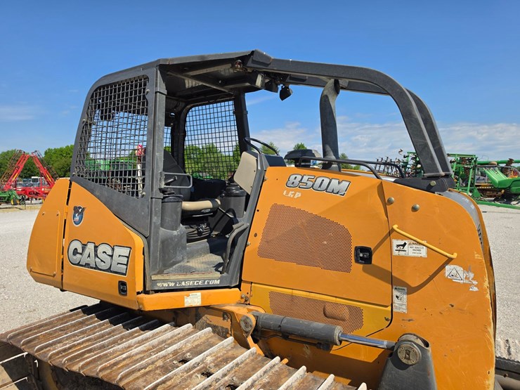 2014-case-850m-image-7