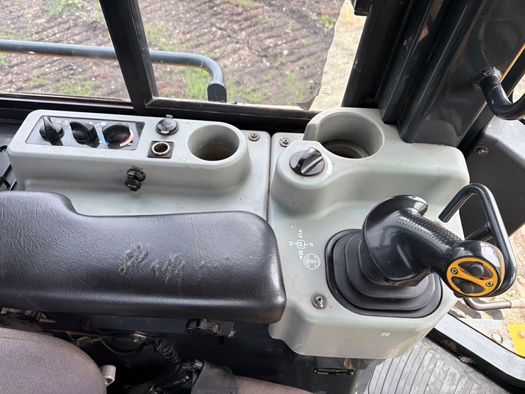 2020-komatsu-d61px-24-image-23