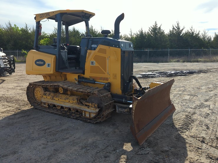 2022-deere-450-lt-image-3