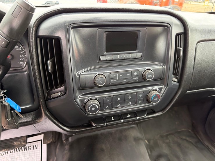 2017-chevrolet-1500-image-22