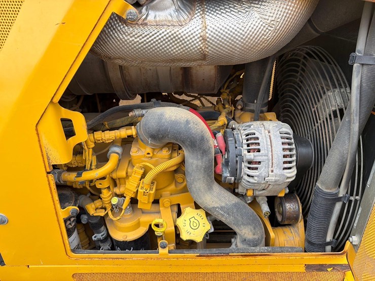 2022-deere-450-lt-image-18