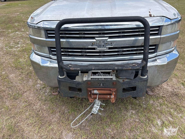 2015-chevrolet-silverado-2500hd-image-30