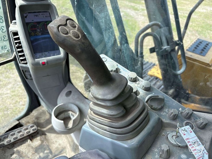 2017-deere-210g-image-28