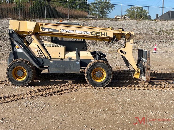 gehl-r56-34-telehandler-image-2