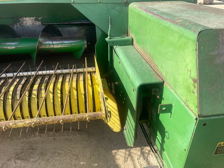 john-deere-337-image-5