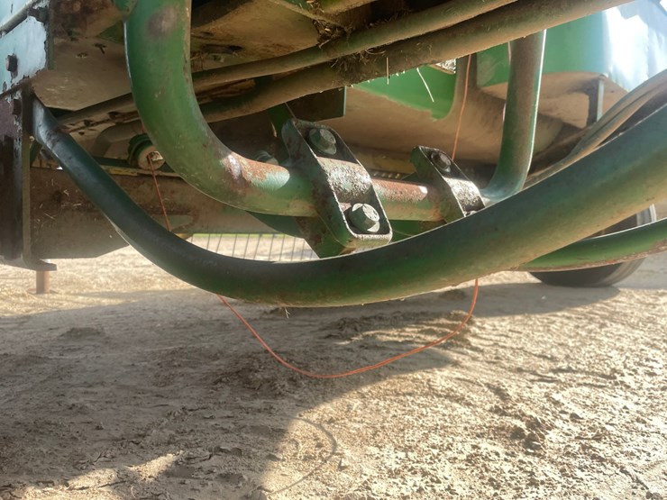 john-deere-337-image-36