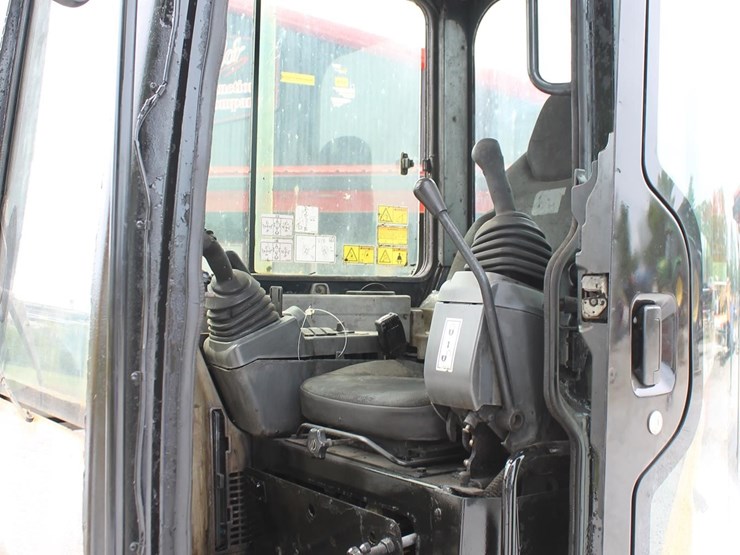 caterpillar-303.5e2-cr-image-19