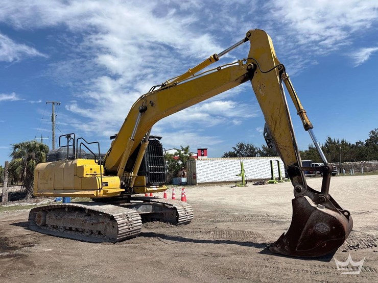 2020-komatsu-pc210-lc-11-image-2