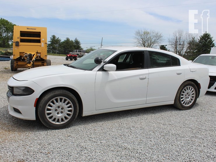 2015-dodge-charger-image-1