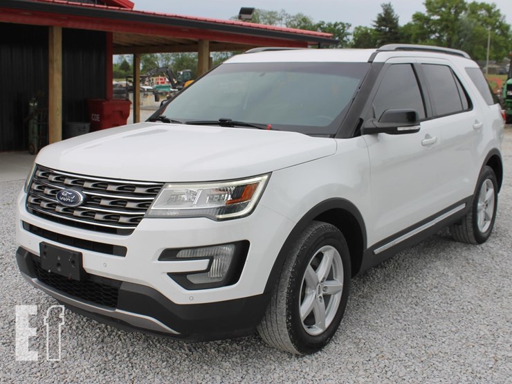 2017-ford-explorer-image-1