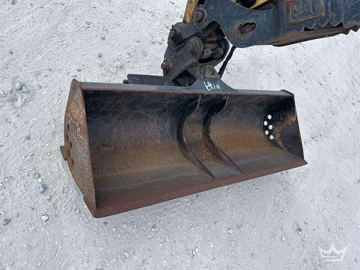2013-caterpillar-305.5e-image-17