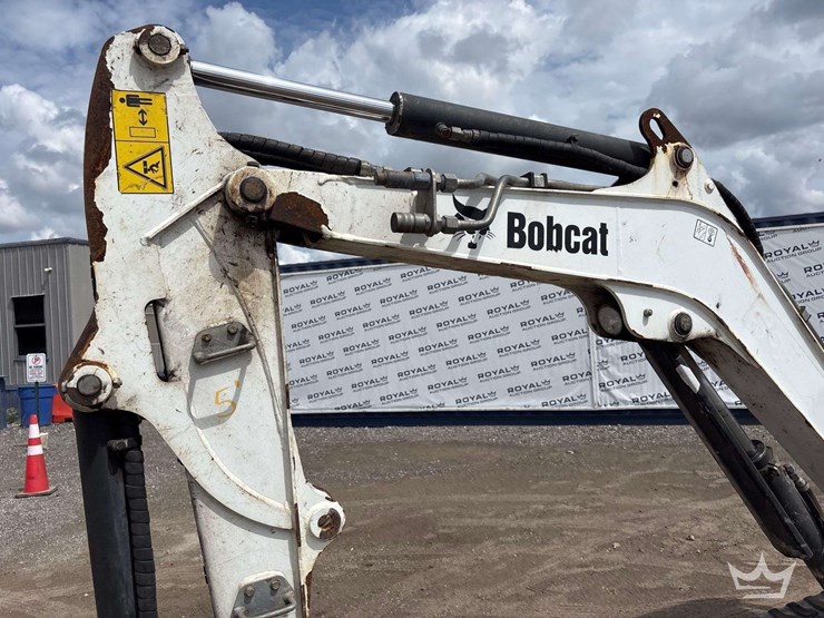 2020-bobcat-e26-image-11