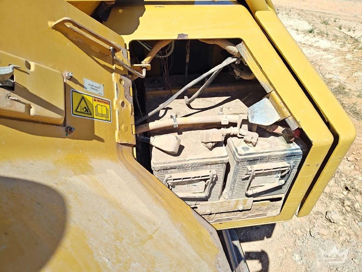 2019-caterpillar-d6n-lgp-image-11