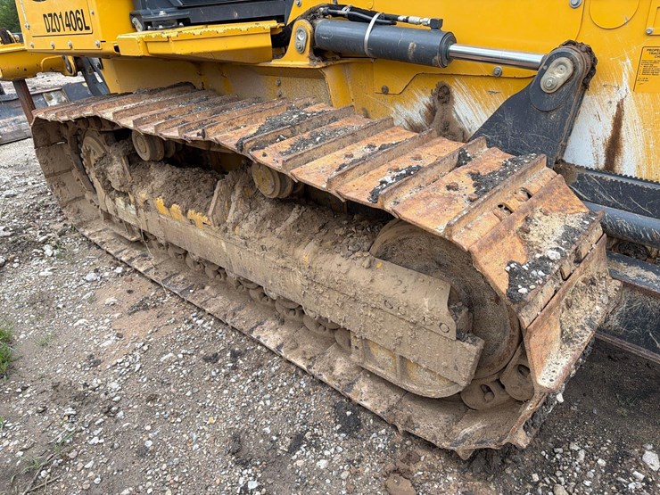 2022-deere-700l-xlt-image-16