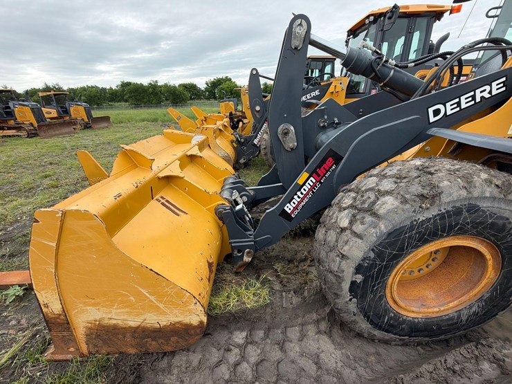2023-deere-644p-image-11