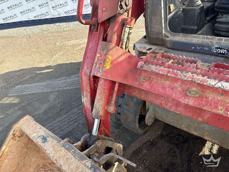 2020-takeuchi-tl10v2-image-13