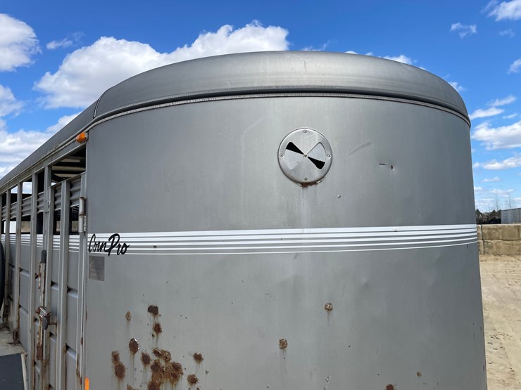 #2010-•-2004-corn-pro-16'-tandem-axle-livestock-trailer-(has-wi-title)-image-17