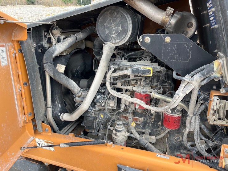 2019-case-588h-image-11
