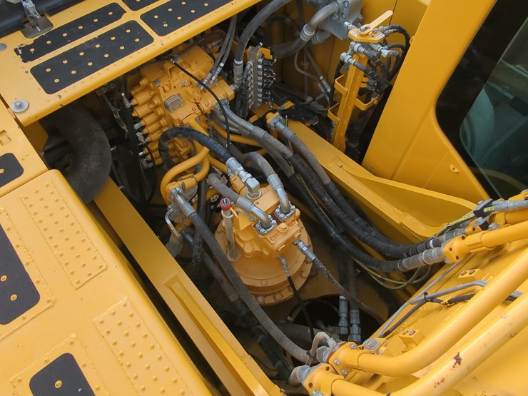 2022-komatsu-pc360-lc-11-image-17