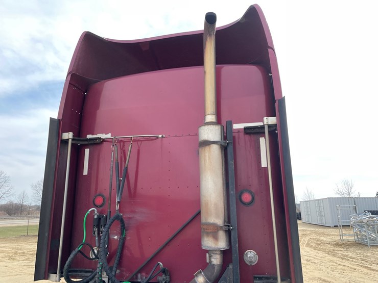 2008-kenworth-t660-image-25