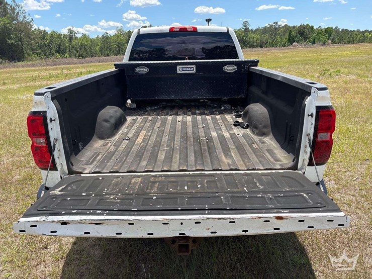 2015-chevrolet-silverado-2500hd-image-9