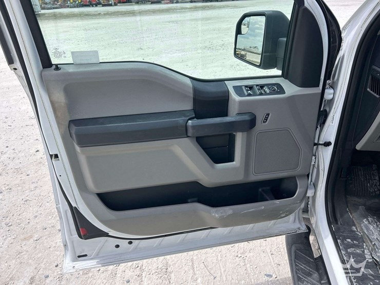 2017-ford-f150-image-14