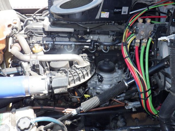 2019-freightliner-cascadia-126-image-22