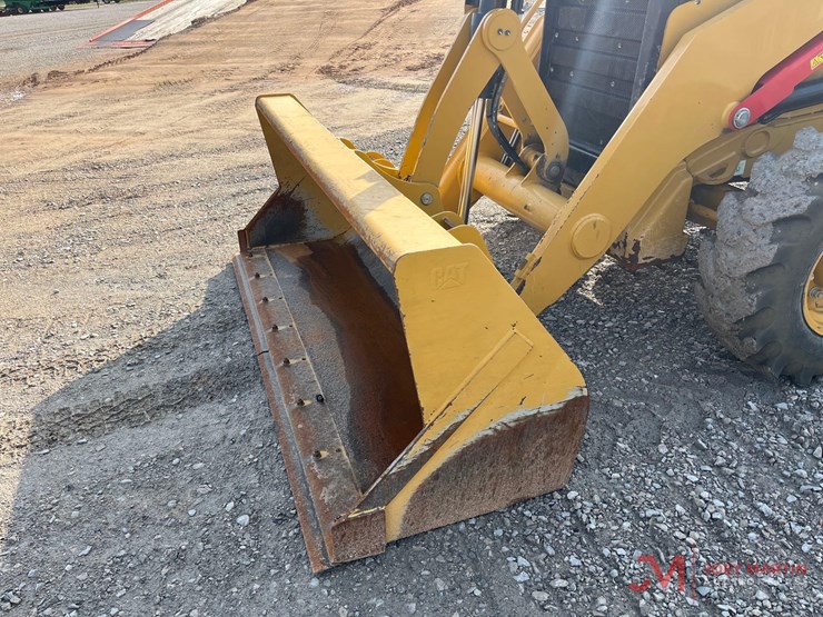 2022-caterpillar-420-image-5