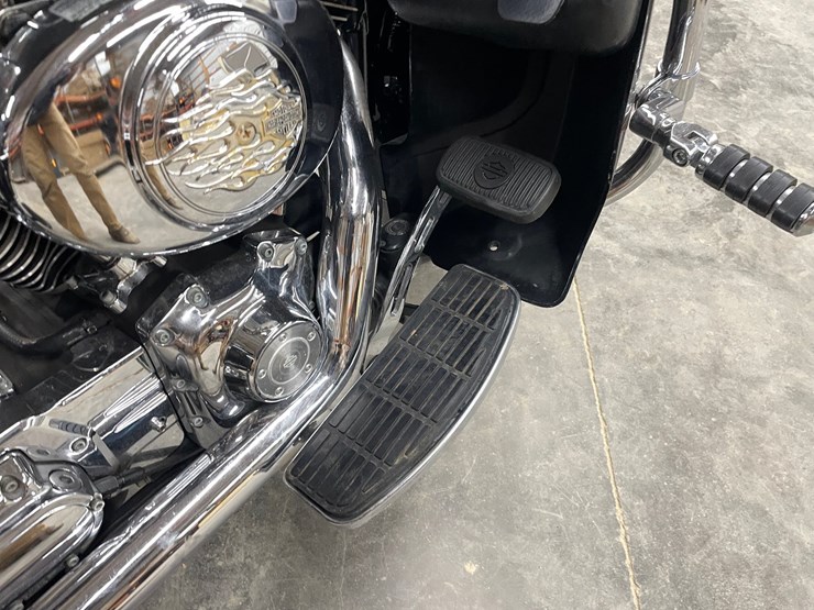#210-•-2001-harley-davidson-ultra-classic-motorcycle-(has-wi-title)-image-51