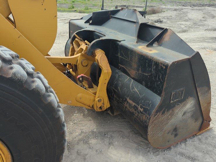 2022-caterpillar-930m-image-9