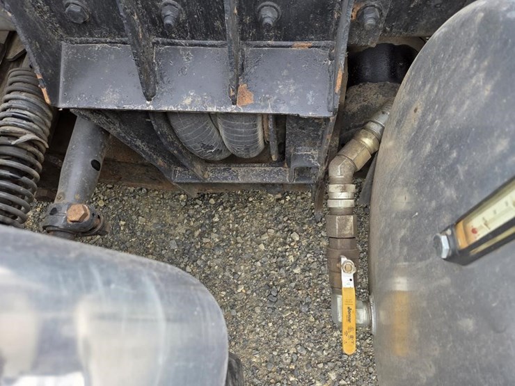 2012-kenworth-t800-image-45