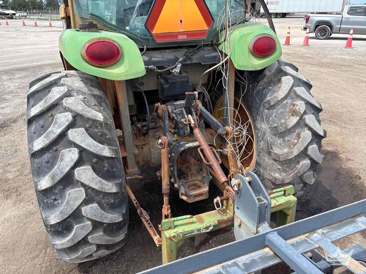 2010-john-deere-4720-image-23