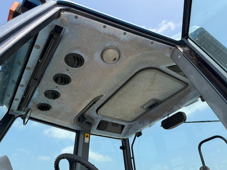 1998-new-holland-ts100-image-10