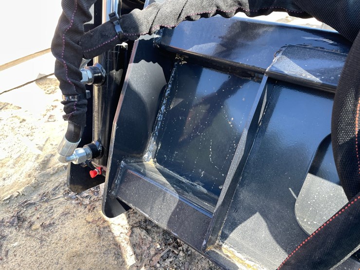 #2318-•-new-wolverine-mini-skid-steer-combination-bucket-image-12