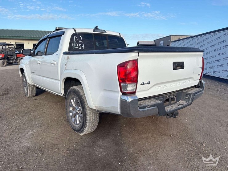 2017-toyota-tacoma-image-4