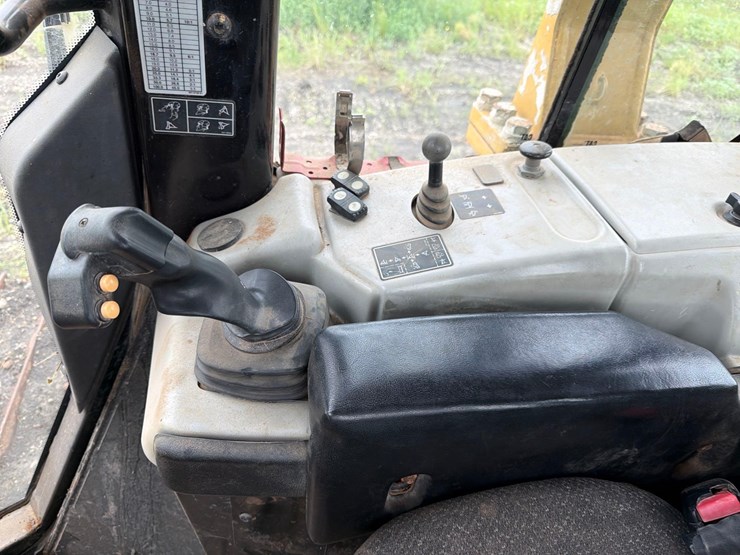 2016-caterpillar-d6n-lgp-image-20