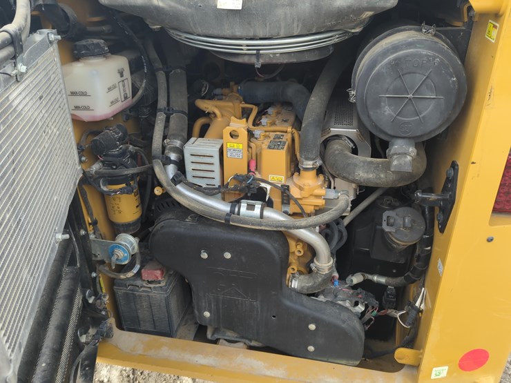 2021-caterpillar-289d3-image-9