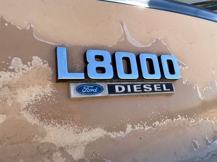 1994-ford-l8000-image-9