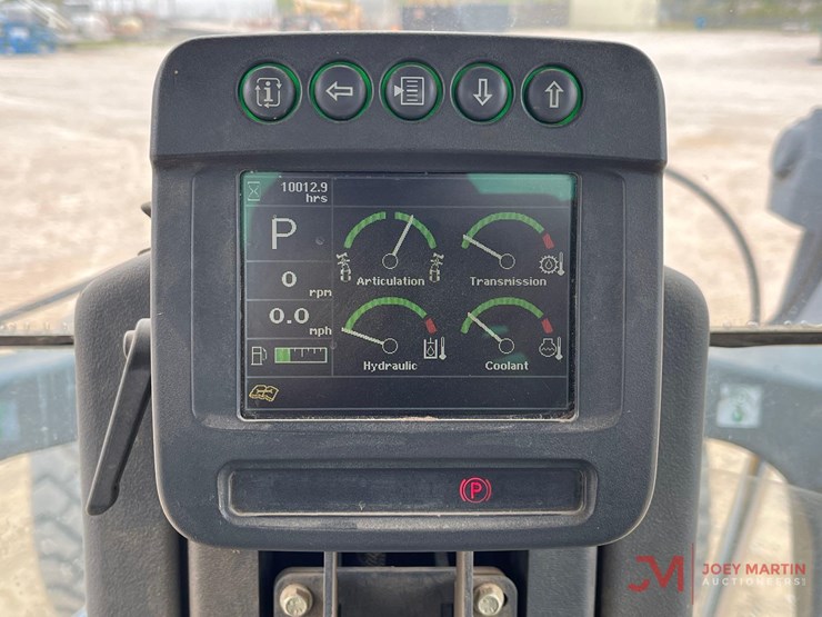 2010-deere-670g-image-22