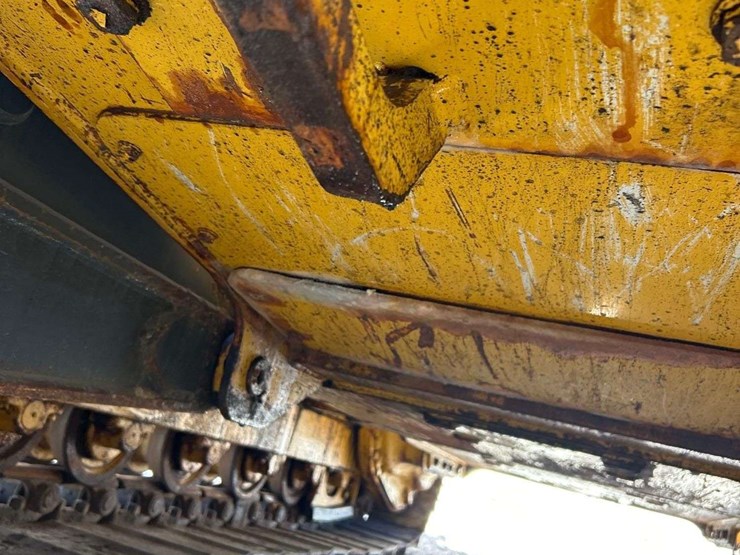 2022-deere-450k-lgp-image-12