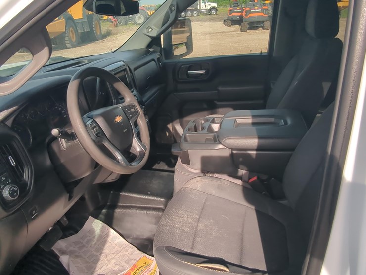 2022-chevrolet-2500-image-10