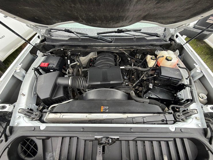 2022-chevrolet-3500-image-23