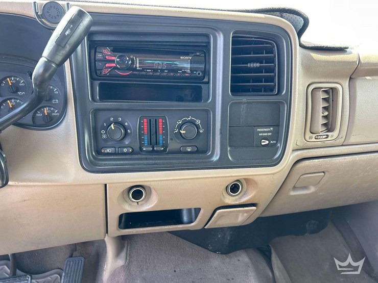 2004-chevrolet-silverado-1500-image-18
